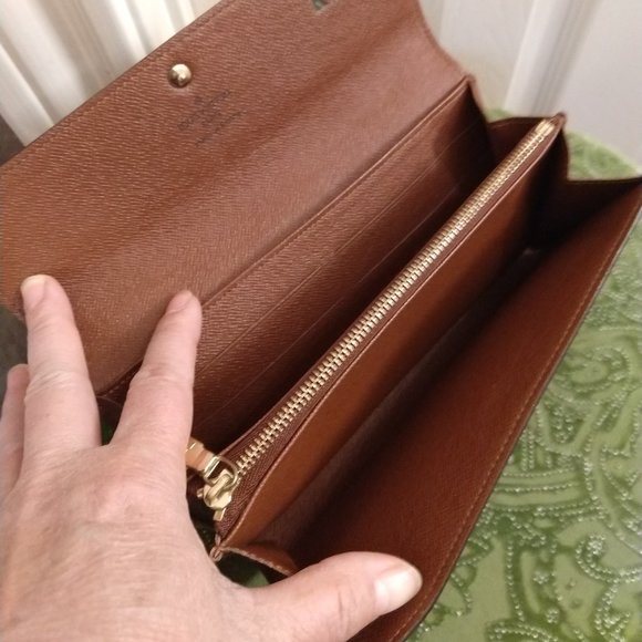 Louis Vuitton Sarah Monogram Wallet - Picture 10 of 16